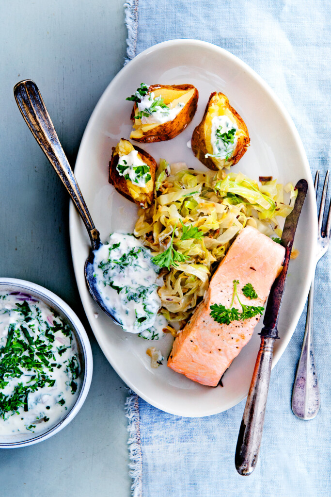 spitskool met zalm en pellkartofflen