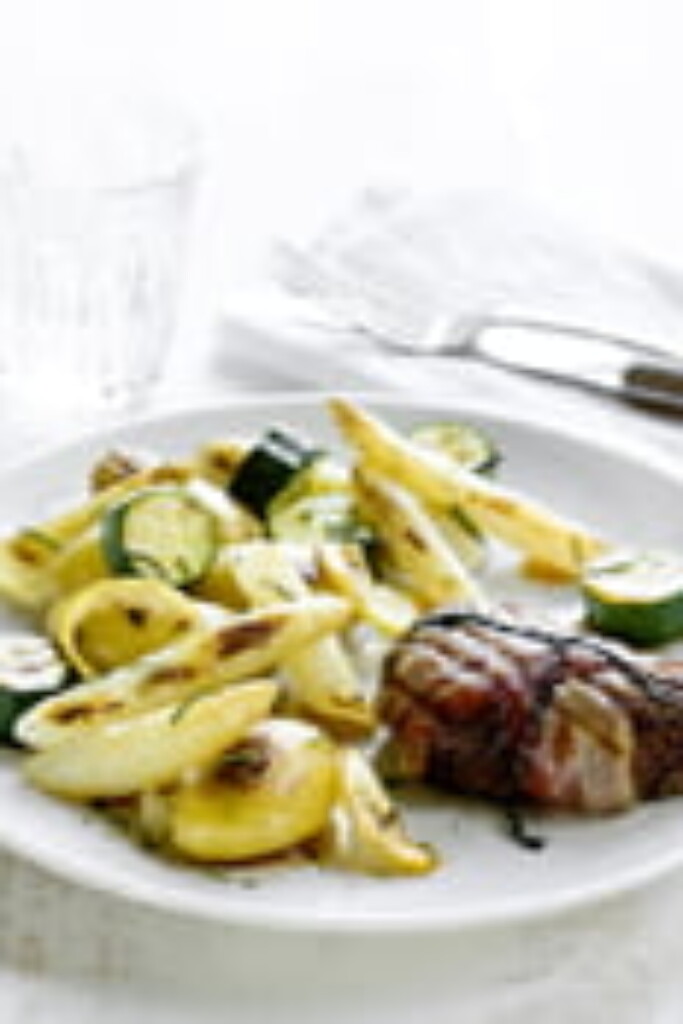 biefstuk met asperges en courgette