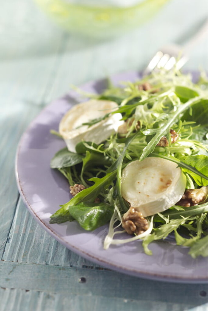 franse salade met geitenkaas en walnoten