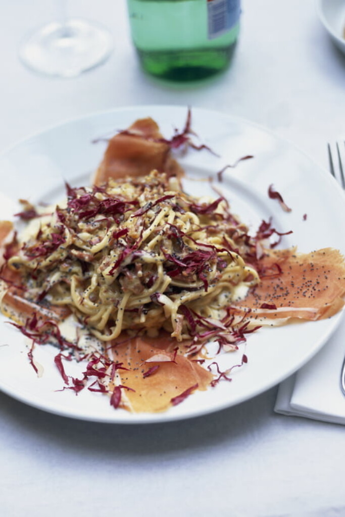 tagliolini met radicchio en prosciutto San Daniele