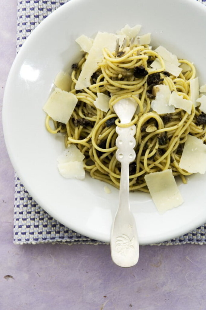 Spaghetti met olijvenpasta