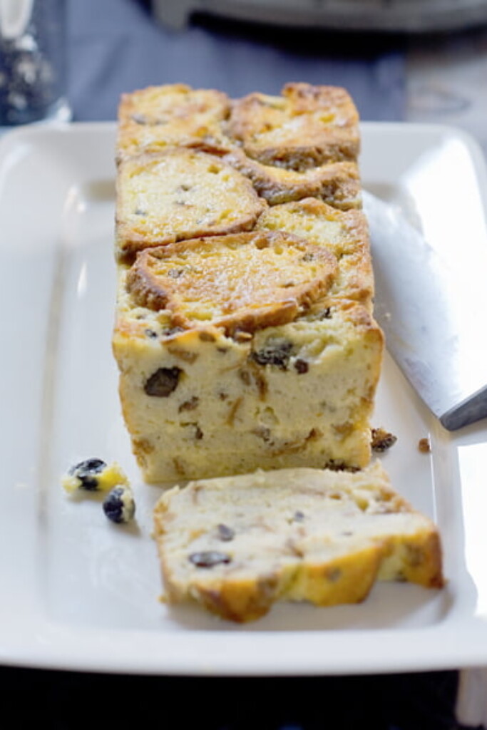 oliebollen over? Maak er deze verrukkelijke oliebollenbroodpudding van