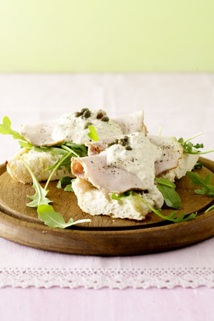 Broodje vitello tonnato