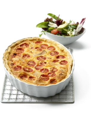 Quiche met gerookte forel en kerstomaatjes