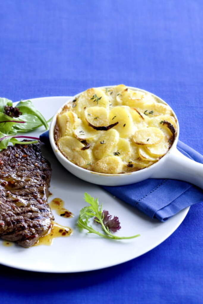 Pittige entrecote met aardappel-uigratin