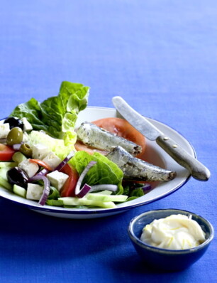 Zomerse groentesalade met sardientjes