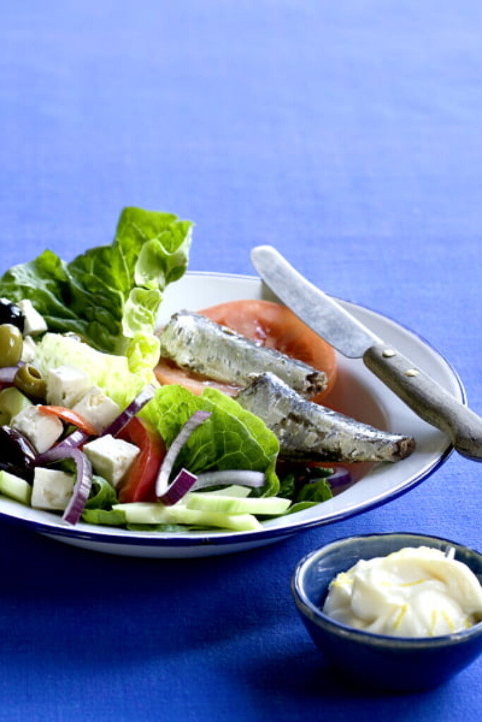 Zomerse groentesalade met sardientjes