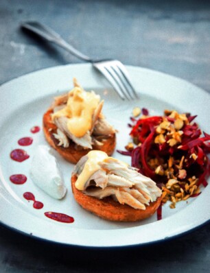 Gerookte makreel op crostini met mayo