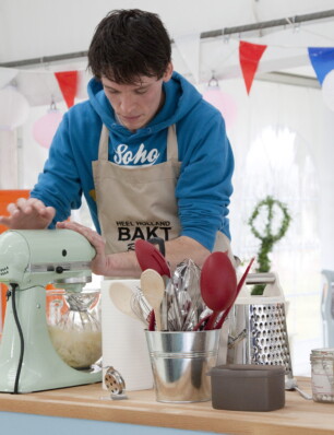 Heel Holland Bakt 10 jaar! Lees het allereerste interview met delicious.friend én de eerste winnaar Rutger Bakt terug