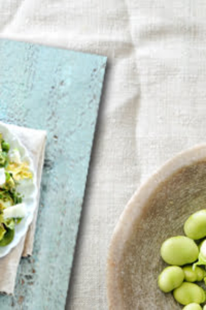 tuinbonensalade met spinazieblad en muntdressing