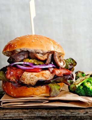 burger met bacon en shiitake