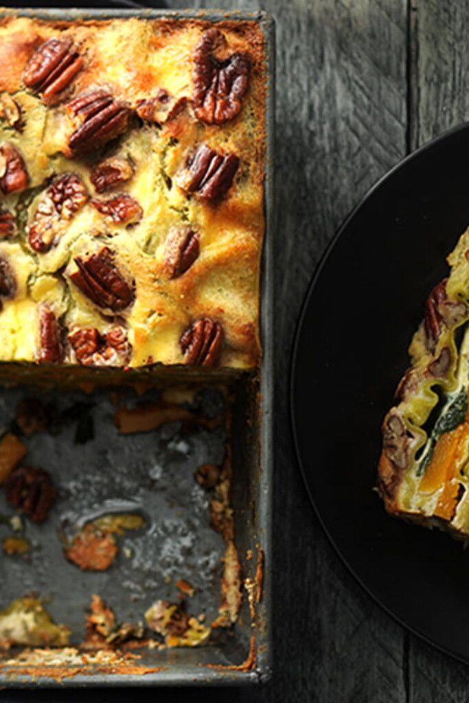 Terrine van pompoen en pecannoten met basilicumsaus