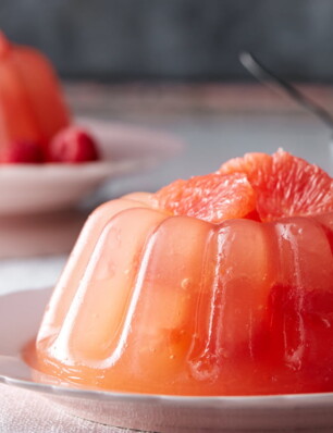 grapefruit-gin jellypudding