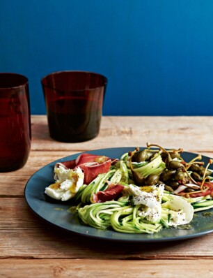 courgetti met citroenboter, mozzarella en prosciutto