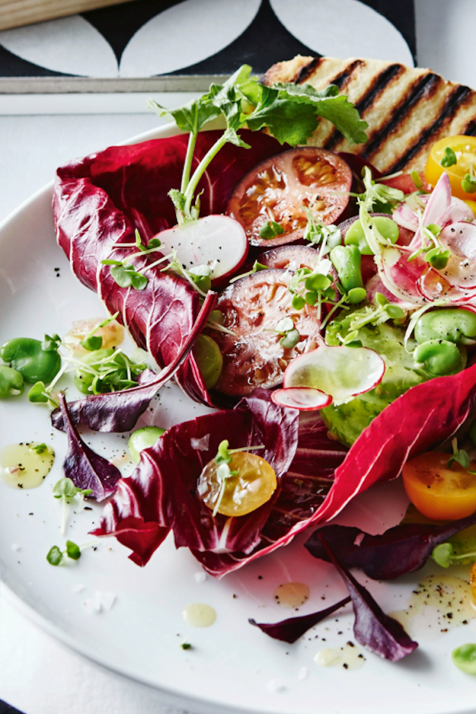 panzanella met oertomaten en yoghurtplatbrood