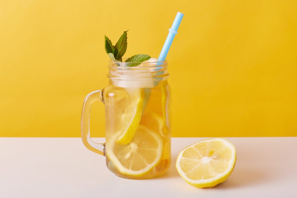 limonade in een groot glas