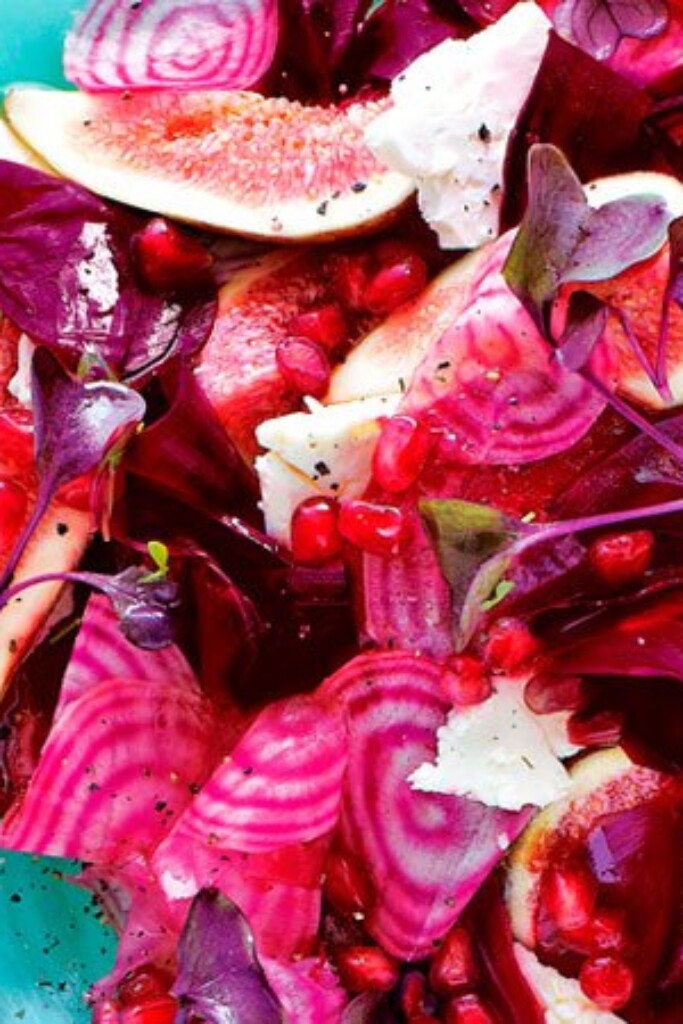 Bieten-vijgensalade met granaatappel en geitenkaas