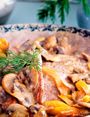 schnitzel met champignon-roomsaus