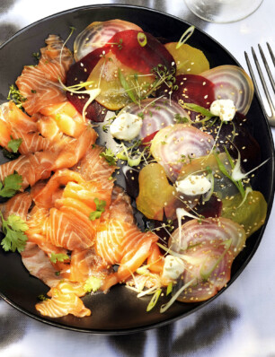 gravlax met koriander en bietensalade