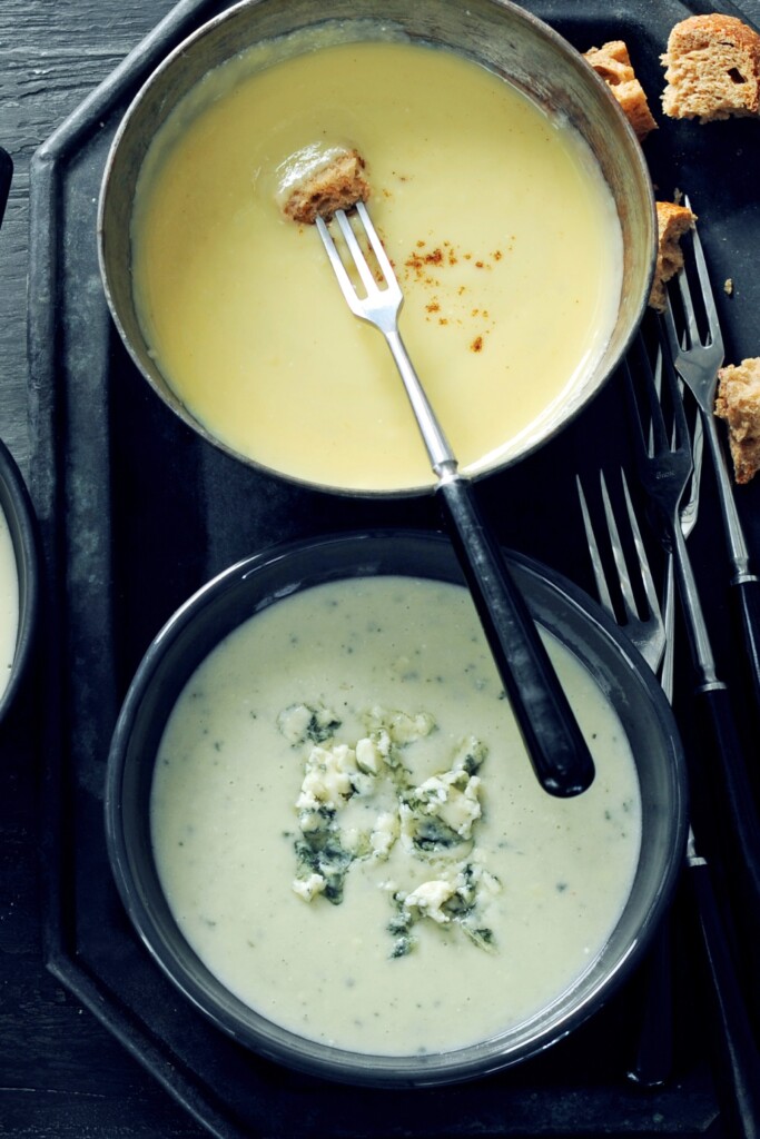 kaasfondue met boerenkaas, geitenkaas en blauwader