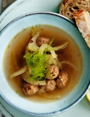 venkelbouillon met kalfsgehaktballetjes