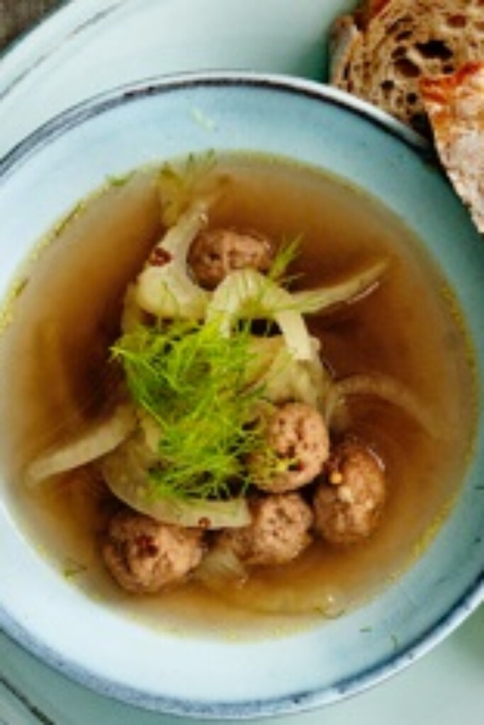 venkelbouillon met kalfsgehaktballetjes