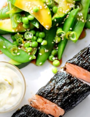 zalm-nori pakketje met voorjaarsgroente en wasabimayo