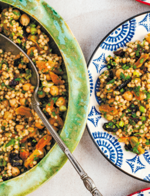 maftoul salade met abrikozen en zwarte knoflook