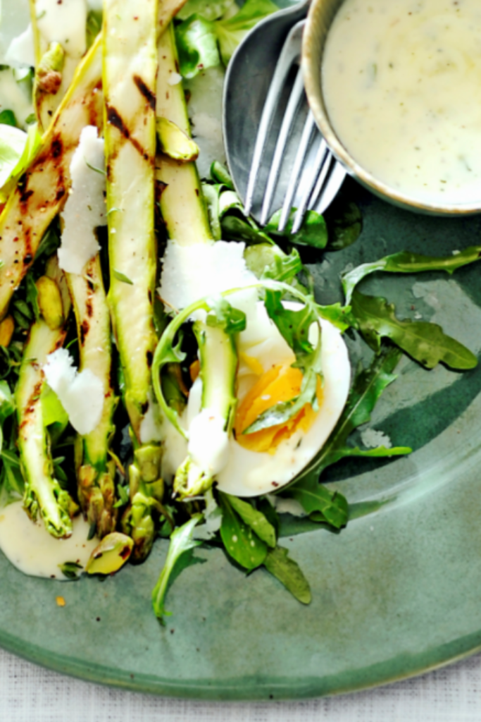 salade van groene asperges met citroen-tijmdressing