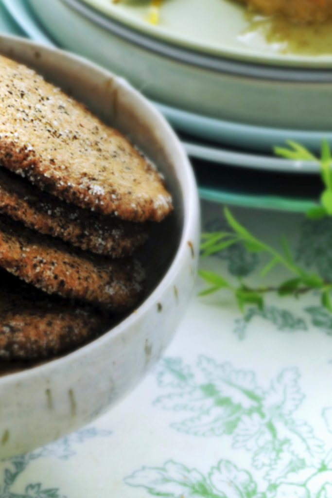 Gesuikerde dunne koekjes met earl grey