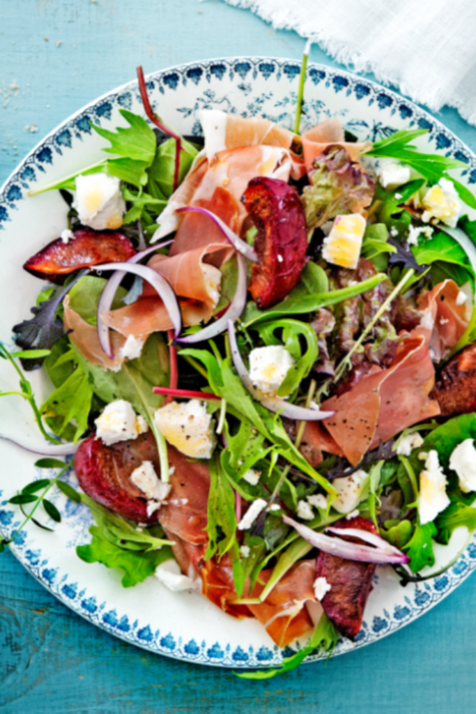 Limburgse salade met grottenham en geitenkaas