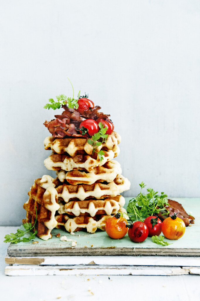 Hartige wafels met bacon en tomaatjes