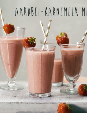 Aardbei-karnemelk milkshake met kardemom en vanille