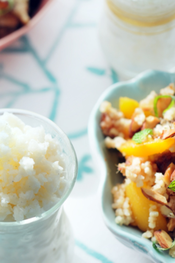 Zoete couscous met abrikozen & dadels, met karnemelkgranité