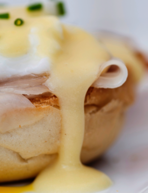 Eggs benedict met real english muffins