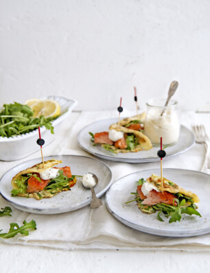 omelet met zalm en rucola