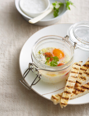 oeufs en cocotte met heilbot