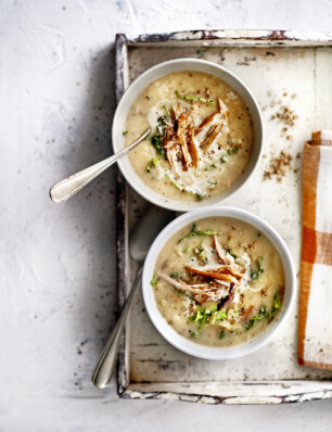 chowder met savooiekool en gerookte makreel