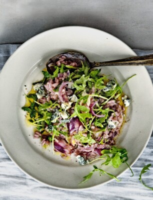 Risotto met rode ui, gorgonzola en rucola