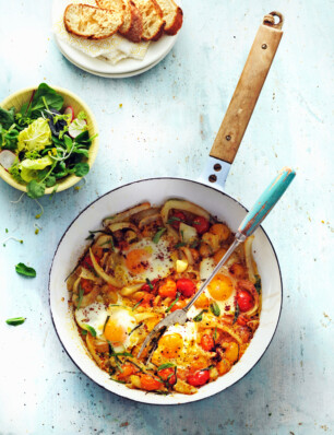 shakshuka met venkel, sumak, munt en gekonfijte citroen