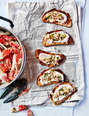 bruschetta met krab-dragonyoghurt