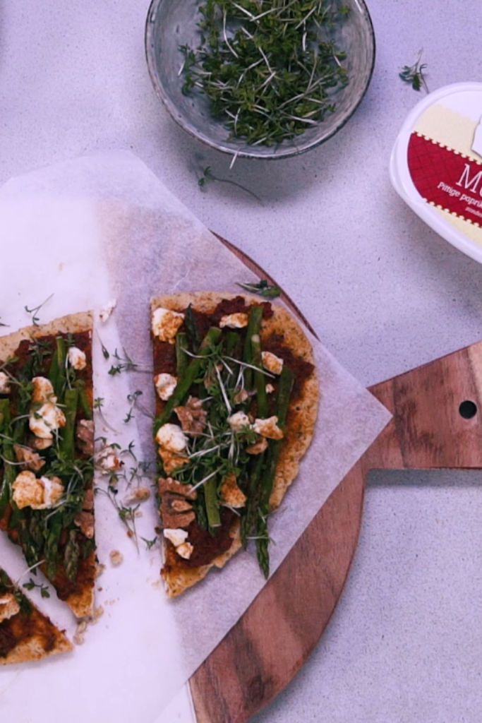 Naanpizza met muhammara