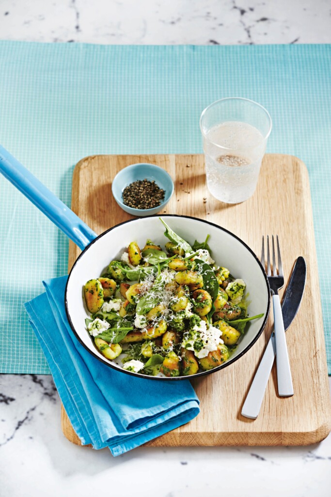 Gnocchi met geroosterde knoflook, spinazie en ricotta