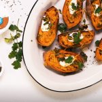 zoete aardappel met hoemoes | delicious