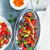 geroosterde paprika salade met dadels | delicious