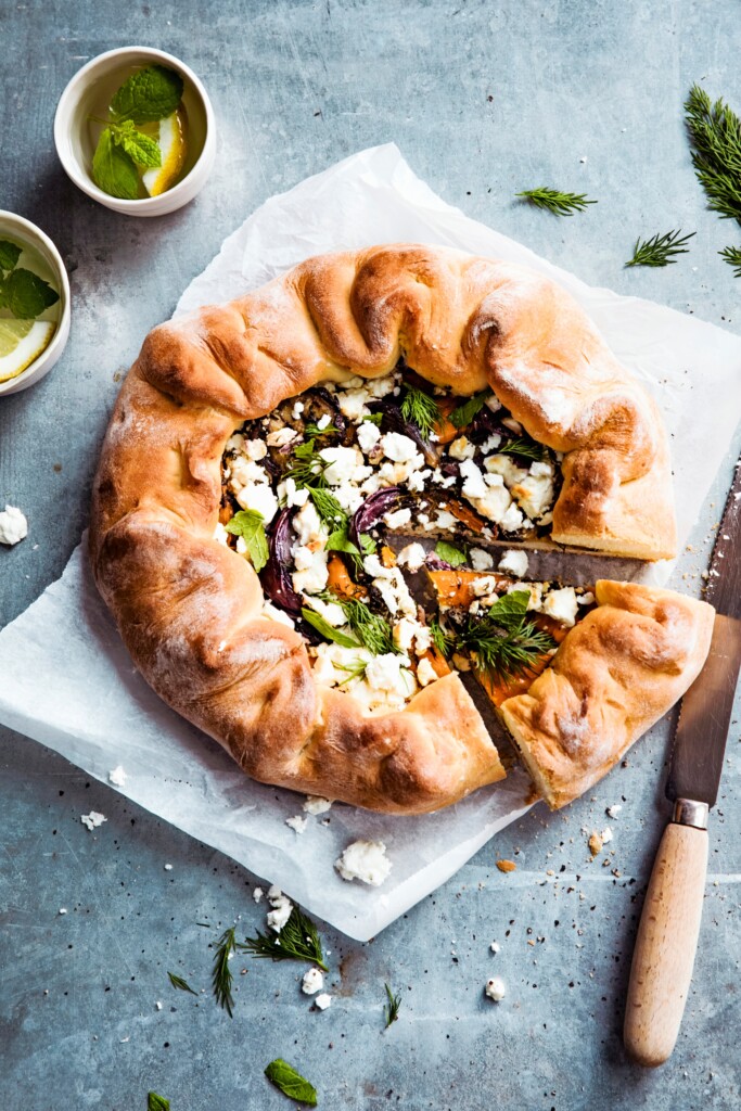 Picknickbrood met gegrilde groenten en feta