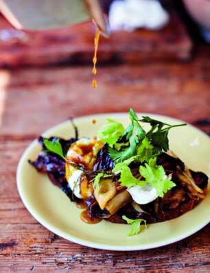 Jamie’s bruschetta met burrata, witlof en selderij