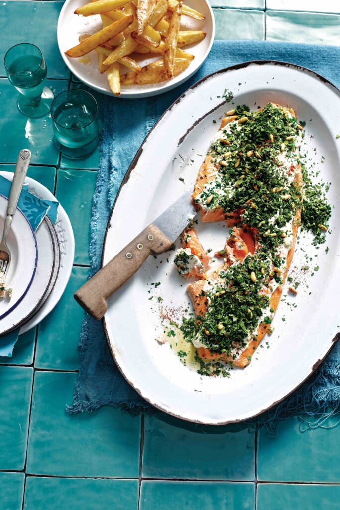 zalmforel met tahin en kruidensalade