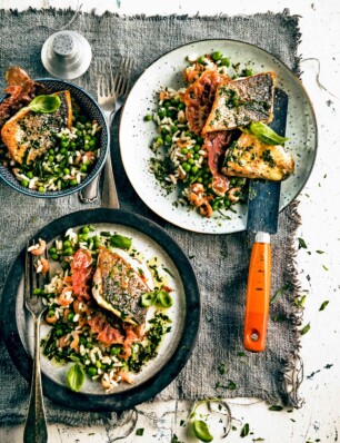 gebakken zeebaars met garnalen-rijstsalade