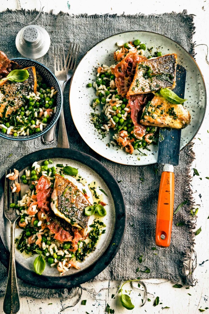 gebakken zeebaars met garnalen-rijstsalade